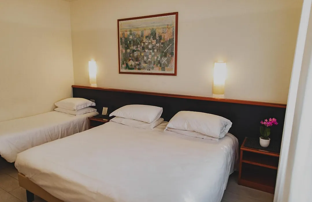 Hotel Crystal-1