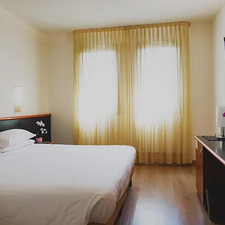 Hotel Crystal-2